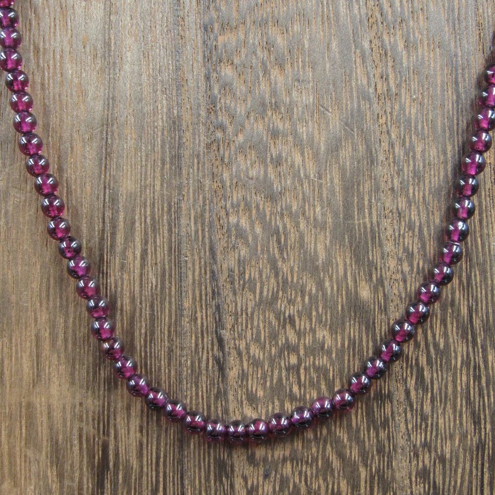 18" 10K Gold Small Garnet Ball Necklace Vintage